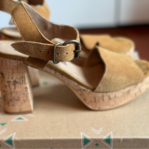 FREE PEOPLE SANDALS - Picture 1 of 5